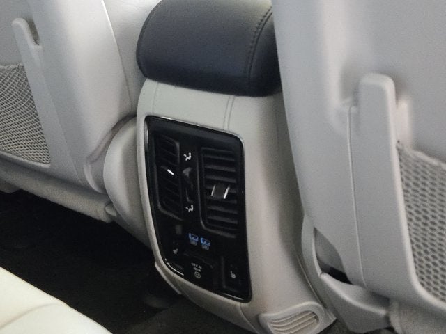 2019 Jeep Grand Cherokee Summit