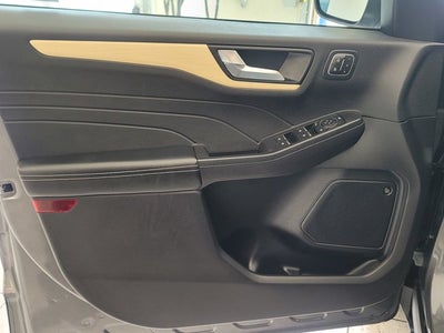 2022 Ford Escape Titanium AWD