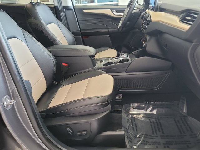 2022 Ford Escape Titanium AWD