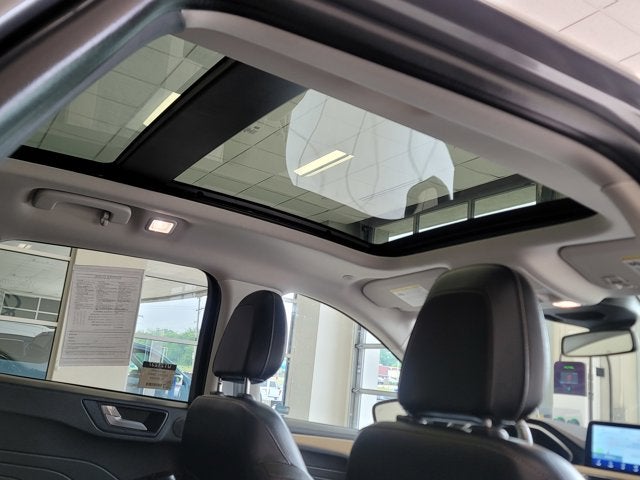 2022 Ford Escape Titanium AWD