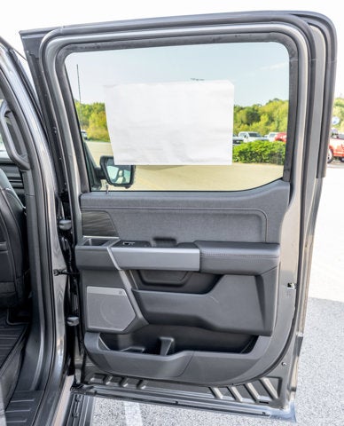 2025 Ford F-150 Lightning Lariat®