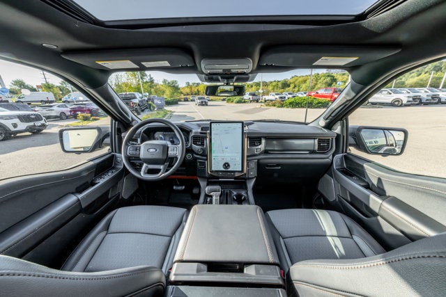 2025 Ford F-150 Lightning Lariat®