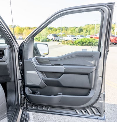 2025 Ford F-150 Lightning Lariat®