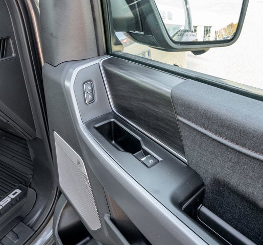 2025 Ford F-150 Lightning Lariat®