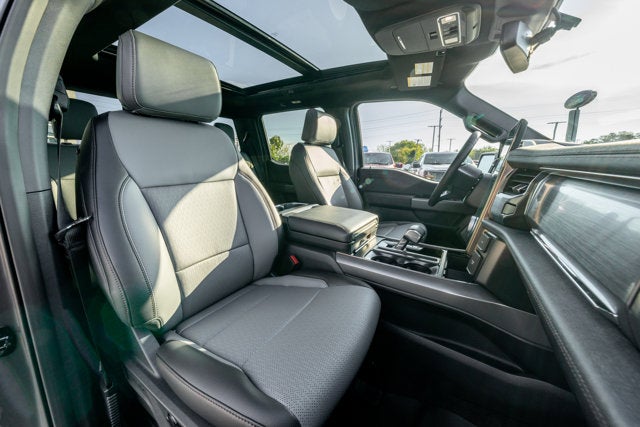 2025 Ford F-150 Lightning Lariat®