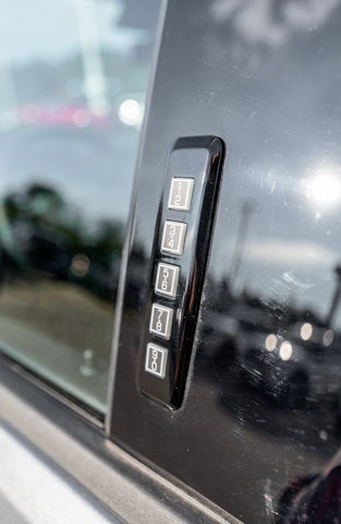 2025 Ford F-150 Lightning Lariat®