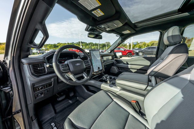 2025 Ford F-150 Lightning Lariat®