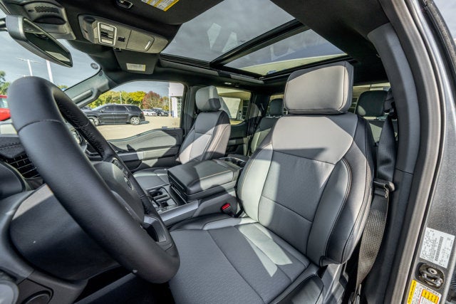 2025 Ford F-150 Lightning Lariat®