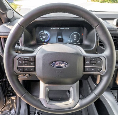 2025 Ford F-150 Lightning Lariat®