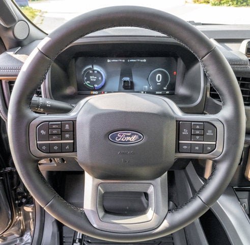 2025 Ford F-150 Lightning Lariat®