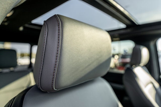 2025 Ford F-150 Lightning Lariat®