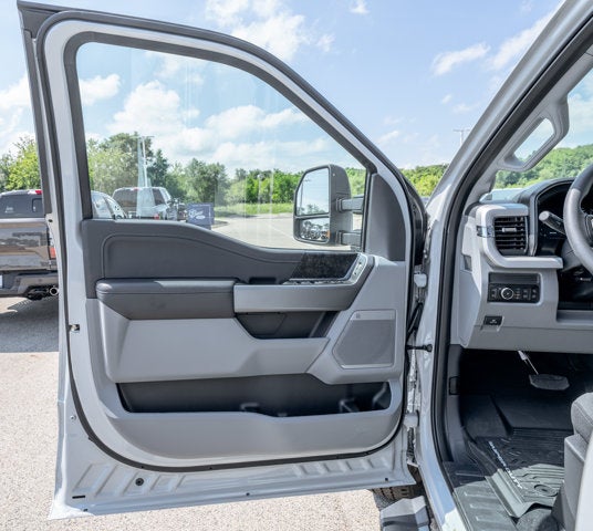 2026 Ford Super Duty F-350® XLT