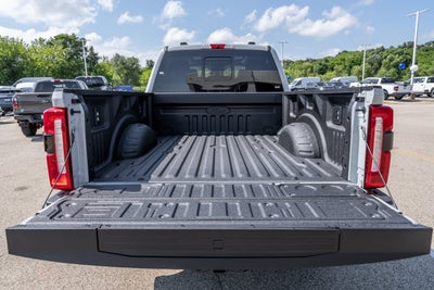2026 Ford Super Duty F-350® XLT