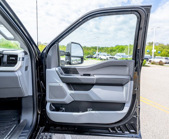 2026 Ford Super Duty F-350® XLT