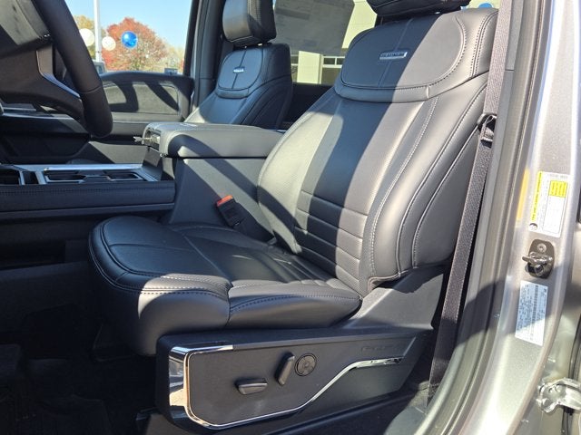 2027 Ford Super Duty F-350® Platinum®
