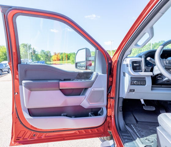2026 Ford Super Duty F-350® XLT