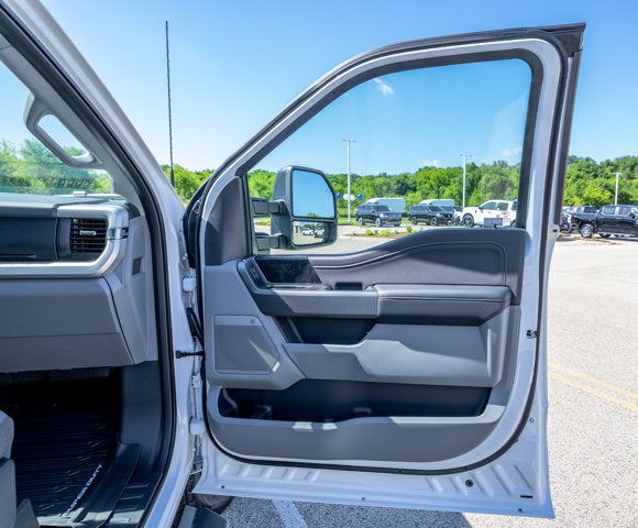 2026 Ford Super Duty F-350® XLT