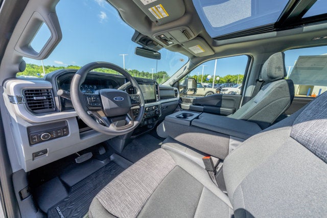 2026 Ford Super Duty F-350® XLT