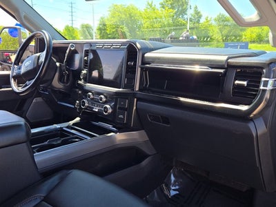 2023 Ford Super Duty F-450 DRW Lariat
