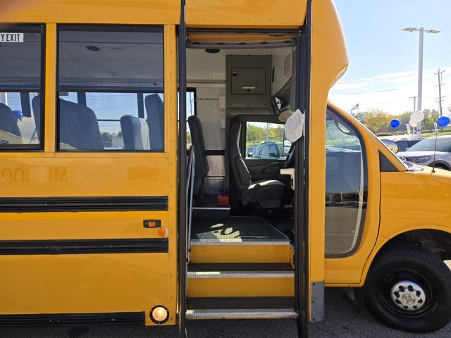 2014 Chevrolet Express Commercial Cutaway School Buss