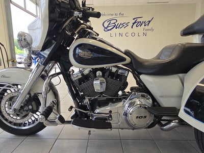 2012 Harley-Davidson Touring Trike Base
