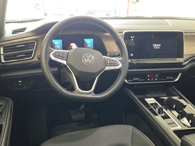 2024 Volkswagen Atlas 2.0T SE with Technology AWD