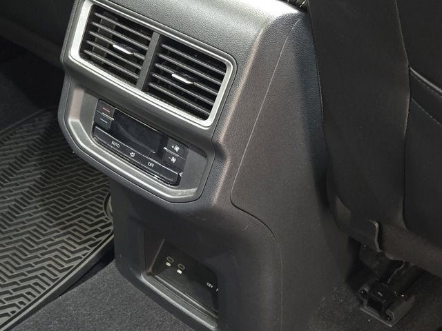 2024 Volkswagen Atlas 2.0T SE with Technology AWD