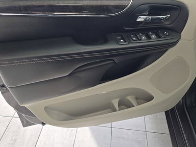 2015 Chrysler Town & Country Touring