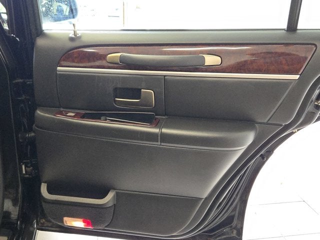 2009 Lincoln Town Car Signature Limited