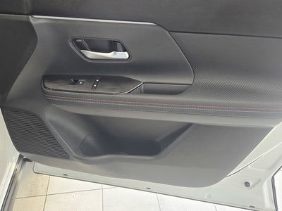 2025 Nissan Kicks SR AWD