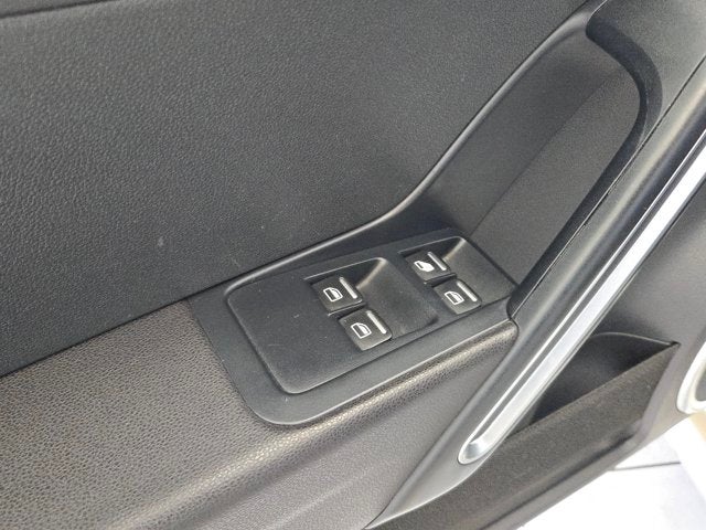 2013 Volkswagen Beetle Convertible 2.5L
