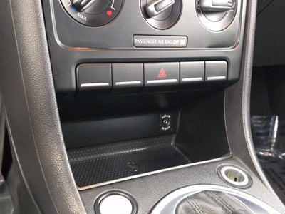 2013 Volkswagen Beetle Convertible 2.5L