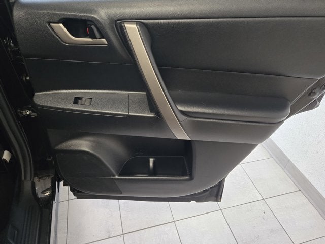 2010 Toyota Highlander SE