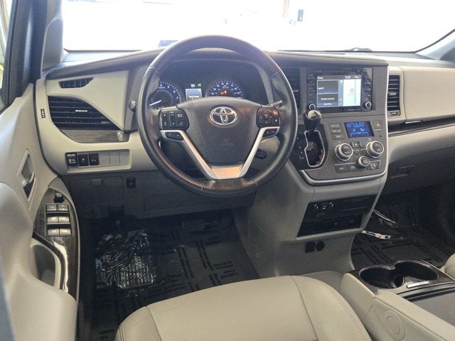 2020 Toyota Sienna XLE Premium