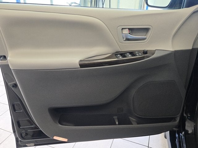 2020 Toyota Sienna XLE Premium