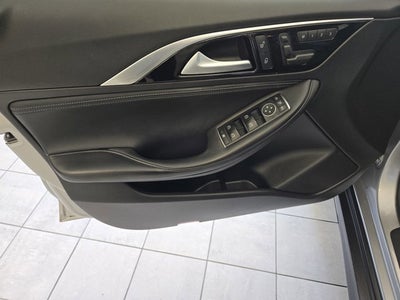 2017 INFINITI QX30 Luxury AWD