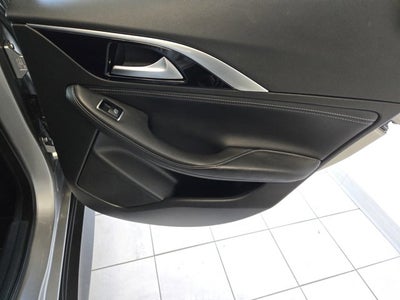 2017 INFINITI QX30 Luxury AWD