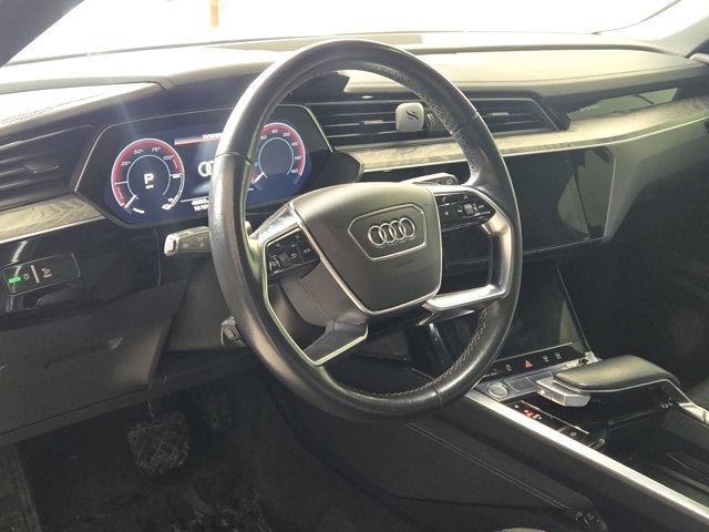 2022 Audi e-tron Premium Plus AWD