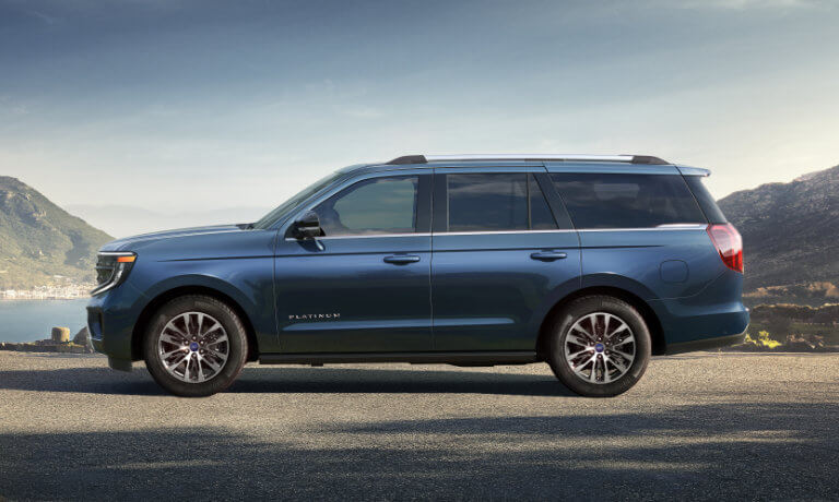2025 Ford Expedition side view